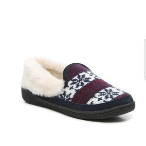 Clarks Knit Faux Fur Snowflake Slippers